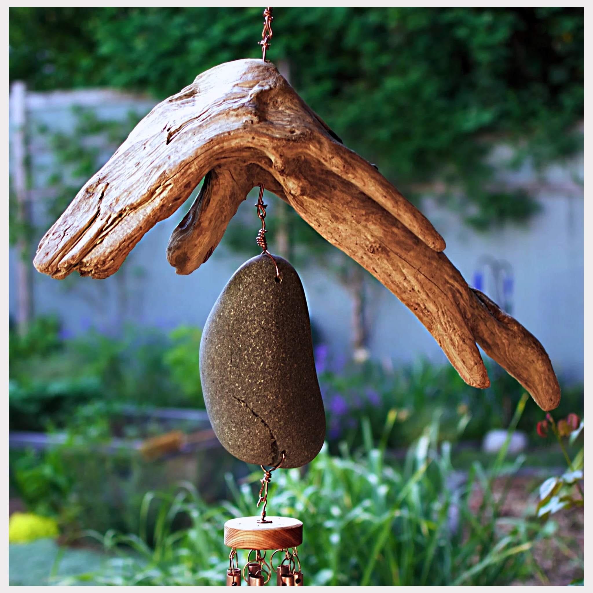 Giant Shell, Cork, and Driftwood Wind offers Chimes